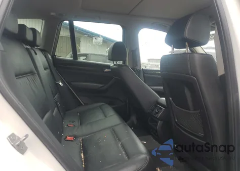 2014 BMW X3 xDrive28I z USA, uszkodzony, nr VIN 5UXWX9C55E0D16021